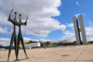 Praça dos 3 poderes - dois candangos - Tony Winston-Agência Brasília