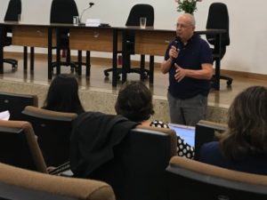 Foto do seminário sobre dependência química